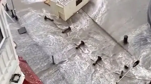 فیلم عجیب ترین طوفان  در هند / 87 نفر کشته شدند