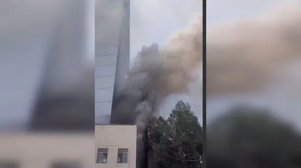 اولین جزئیات از آتش‌سوزی در انبار هتل استقلال / تیم اورژانس تهران وارد عمل شد + فیلم