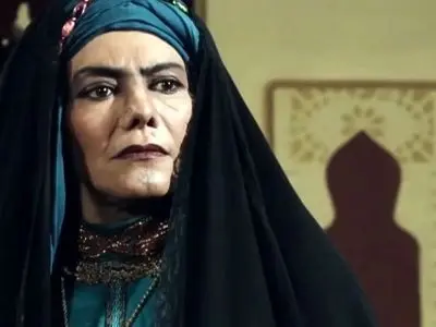 عکس| سفر در زمان؛ «دایه ولید» 14 سال بعد سریال امام علی و در آخرین فیلم اش؛ سال 84 / روحش شاد