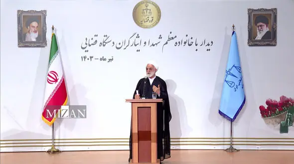 حضور در انتخابات انسجام و امنیت ملی را ارتقاء می‌بخشد / نقاب دروغین مستکبران کنار رفته است