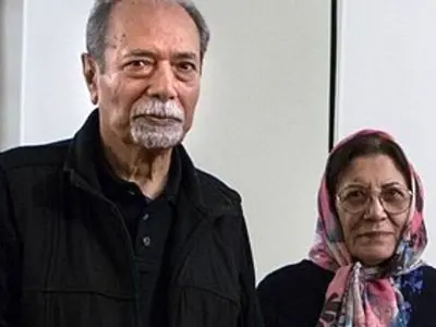 فیلم  جگرسوز  / علی نصیریان، آقا بزرگ شهرزاد : خیلی فقیر بودیم ...بچگی سختی داشتم ... در  کودکی بدبختی هایی داشتیم که حتی نمیتونید فکرشم بکنید/ پدرم همه چیزاشو از دست داد چون...