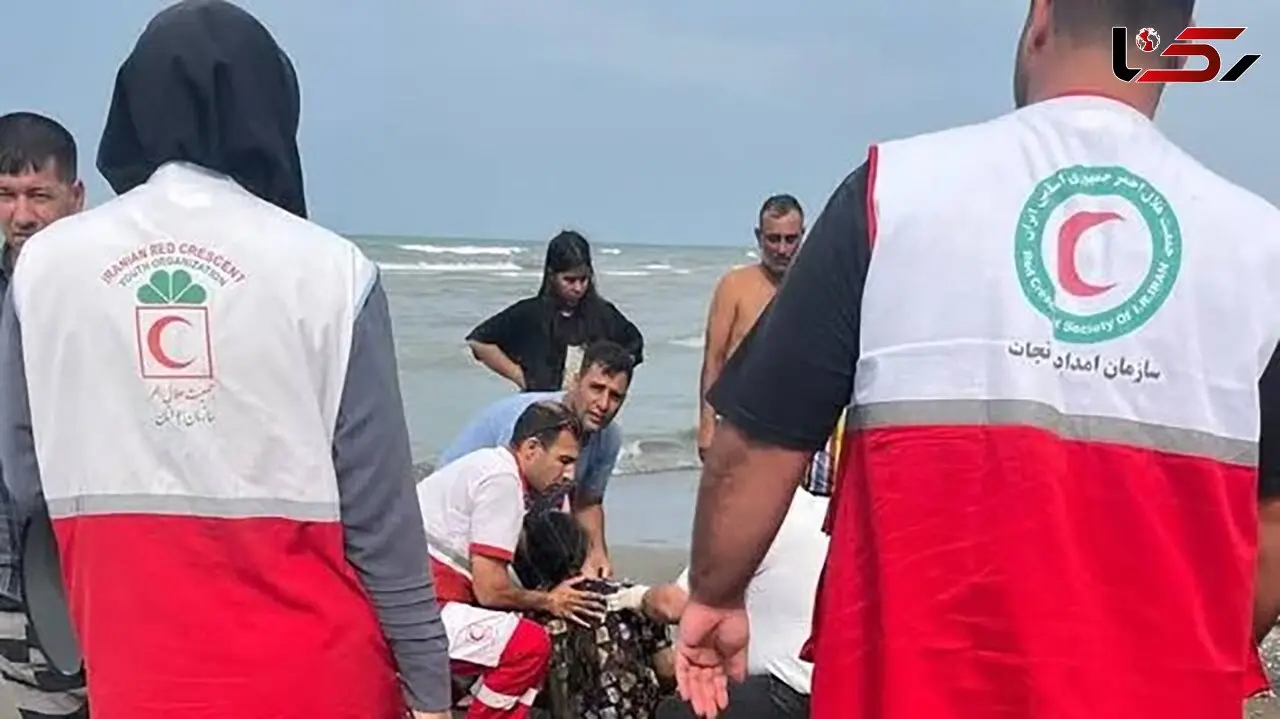 نجات جان ۹ غریق در سواحل بندرانزلی