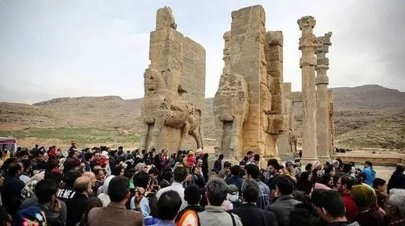 تعطیلی حافظیه، تخت جمشید و دیگر مکان‌های تاریخی در لحظه تحویل سال 1405