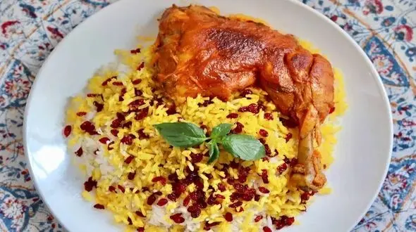 دستور پخت زرشک‌ پلو با مرغ / غذای اصیل ایرانی با طعمی ماندگار + فیلم