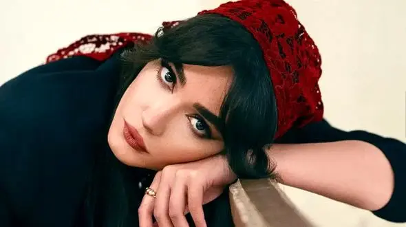 عکس سفر در زمان / زیبایی فرزانه قاسم‌زاده، بازیگر فیلم «هتل» با استایلی متفاوت خارج از فیلم ...