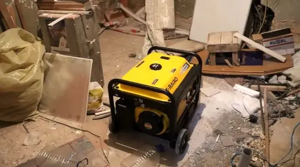 گاز گرفتگی نفس هشت نفر را در سالن آرایش تنگ کرد!