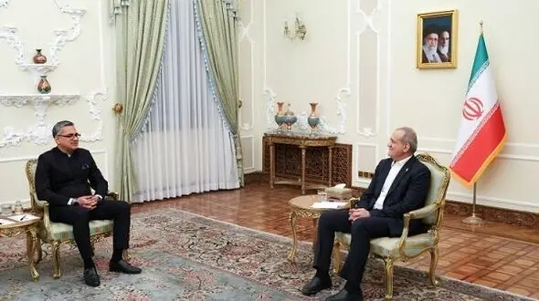 پزشکیان: توافقات ایران و هند باید هرچه سریع‌تر عملیاتی شود؛ کمیسیون مشترک اقتصادی را برگزار کنید