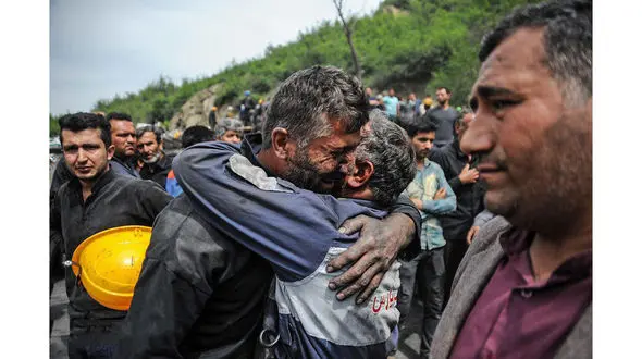 گزارش تصویری کشف و انتقال 13 پیکر معدنچی فاجعه معدن آزادشهر گلستان  