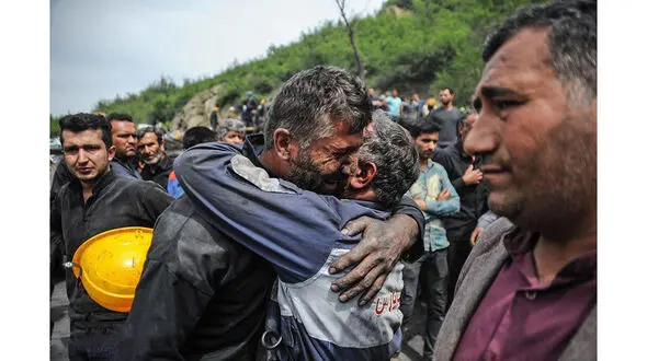 گزارش تصویری کشف و انتقال 13 پیکر معدنچی فاجعه معدن آزادشهر گلستان  