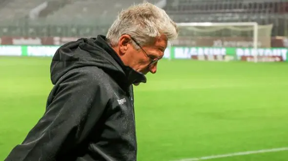 پیرمرد همیشه متوسط؛ گزینه سرمربی جدید استقلال کیست؟