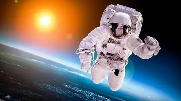 سلول های ریه انسان در خاک ماه از بین می رود/تنفس در این کره برای انسان ممکن نیست