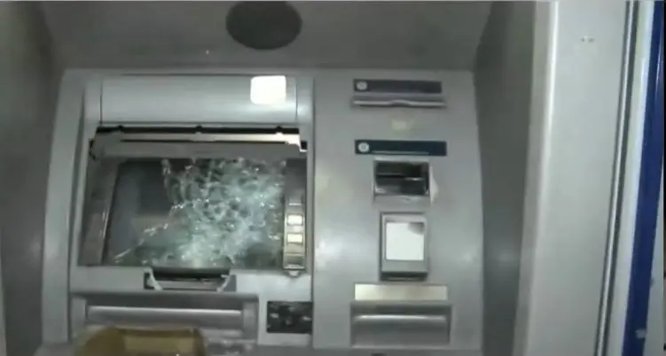 فیلم تخریب و آتش زدن اموال عمومی در اسفراین و اصفهان