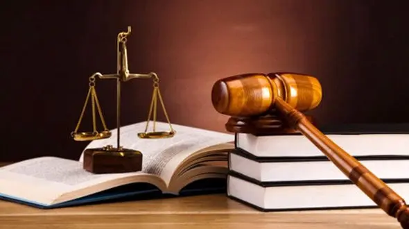 حکم جالب یک قاضی برای پسر مسلح که قدرتنمایی می کرد / در آبادان رخ داد