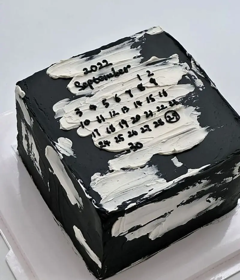 کیک تولد سیاه و سفید