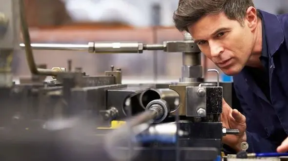 دولت: نرخ بیکاری کاهشی شد/ چه شغلی، چگونه و با چه سرمایه‌گذاری ایجاد شده که نرخ بیکاری کاهش یافته است؟