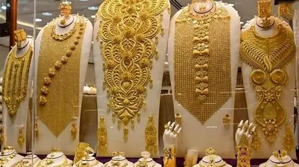 فیلم/ لباس های طلای 1 میلیون دلاری در فروشگاه های دبی 