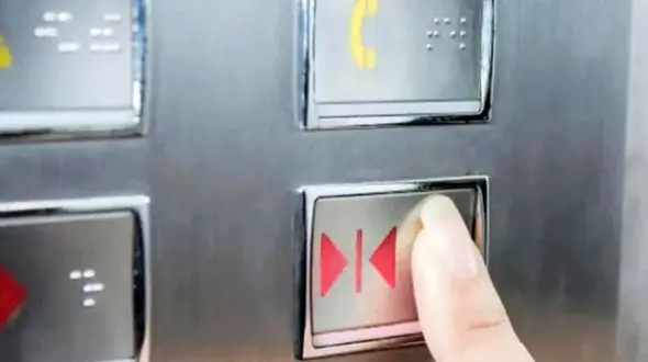 زنی که از مسافرت برگشته بود اهالی یک مجتمع مسکونی را به کرونا مبتلا کرد 