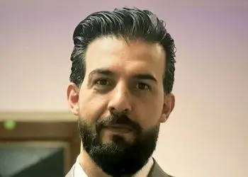 فیلم/ خاطره جالب عبدالله روا از همسایه با کلاسشون در برنامه مریم مومن، میترا خانم و ماجرای شیر خوردن از گاو به صورت مستقیم! 