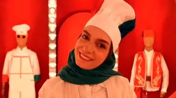 فیلم غش آور/ الیکا عبدالرزاقی سیبیل گذاشت شبیه حسین یاری شد ... / خانم بازیگر  شفرونی و نیما شعبان نژاد رو برد هوا ...