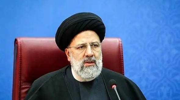 حضور ابراهیم رئیسی در بین کارگران شهرک عباس آباد/ رئیسی: برای خشکاندن ریشه فساد آمده ام