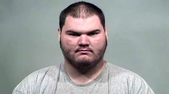 تجاوز به دختر 13 ساله ورزشکار در رختکن باشگاه + عکس