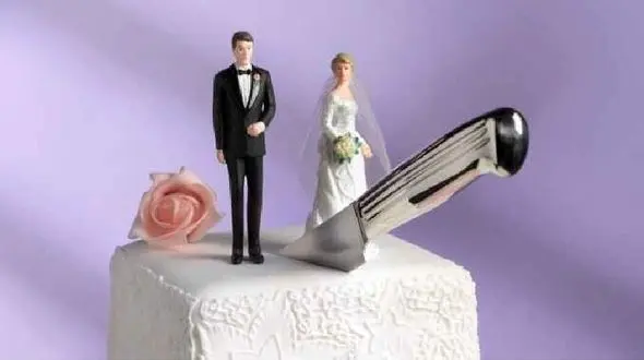 تصادف ماشین عروس و داماد تهرانی در شب عروسی / عروس در بیمارستان طلاق گرفت !