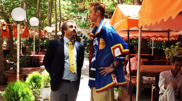 پاسخ محسن تنابنده به حضور کارمند زن شبکه جم در سریال پر بیننده پایتخت 5