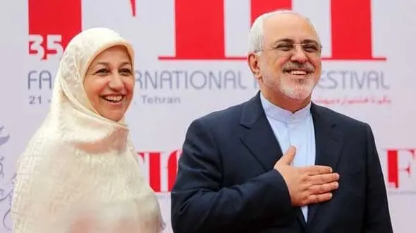 عکس ها / نگاهی به خانه لوکس دوبلکس دکتر جواد ظریف معاون سابق دکتر پزشکیان / سلیقه همسرش در انتخاب دکوراسیون نسل زدی از  تابلوهای زیبا  و  مبلمان راحتی تا میز ناهارخوری  و کتابخانه پنهان