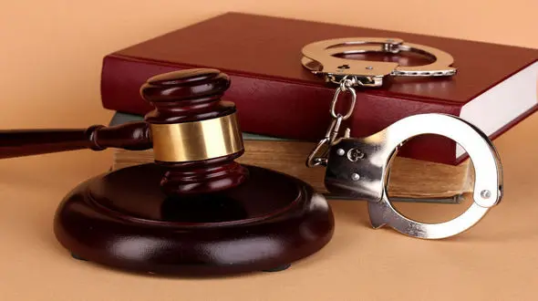 دستگیری 5 نفر از پیمانکاران شرکت گاز چناران به اتهام رشوه‌گیری