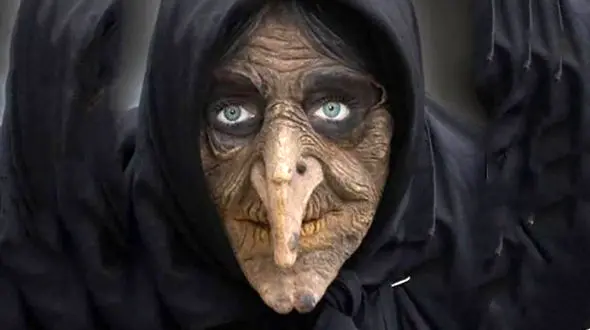 جادوگری که شاهزاده‌ها را کلاغ کرد + عکس