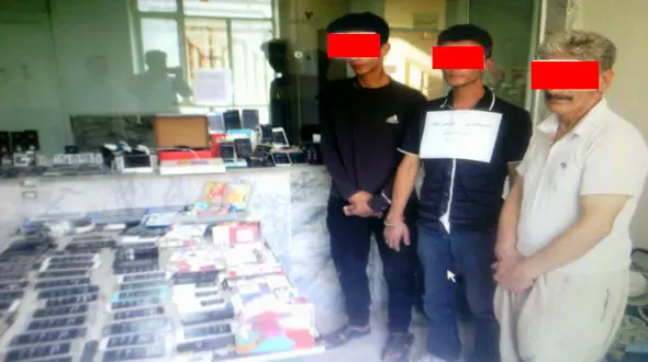 سارقان موبایل فروشی قوچان دستگیر شدند + عکس