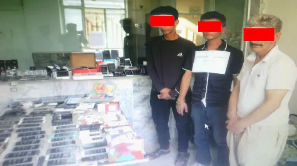 سارقان موبایل فروشی قوچان دستگیر شدند + عکس
