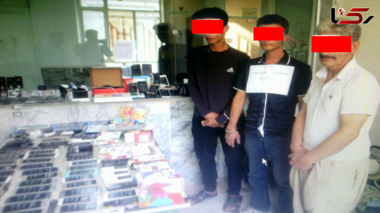 سارقان موبایل فروشی قوچان دستگیر شدند + عکس