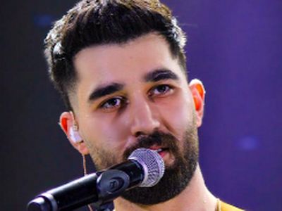 فیلم آواز باشکوه  علی یاسینی با همراهی دختر مورد علاقه اش ! / تو چمدونت یک نامه گذاشتم !  + موزیک ویدیوی آهنگ کنارتم