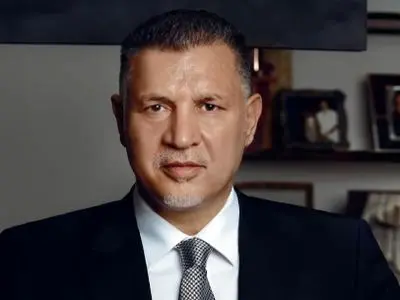 فیلم / علی دایی: بین دو نیمه بازی احمدی نژاد رو به رختکن راه ندادم ... ما یک هیچ جلو بودیم ایشون که اومد گفتم باختیم و همینطور هم شد اما بعدش اخراج شدم و...
