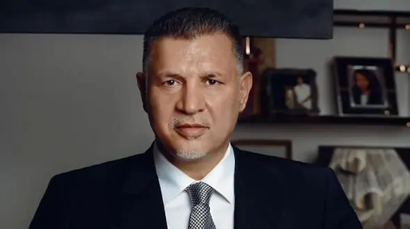فیلم / علی دایی: بین دو نیمه بازی احمدی نژاد رو به رختکن راه ندادم ... ما یک هیچ جلو بودیم ایشون که اومد گفتم باختیم و همینطور هم شد اما بعدش اخراج شدم و...