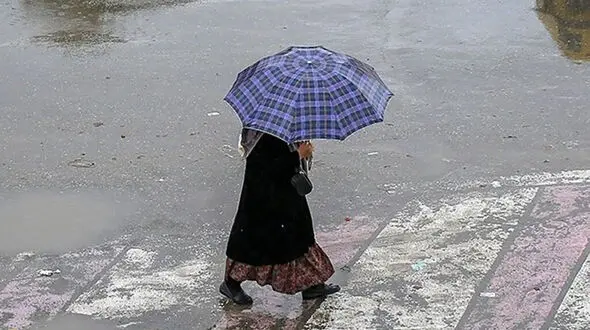 ورود سامانه بارشی از پنج‌شنبه به کشور/ بارش باران در برخی از استان‌ها 