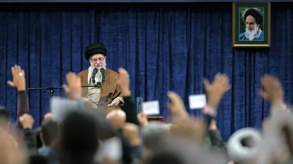 رهبر انقلاب: من به شما عرض می‌کنم به حول قوه‌ی الهی گستره‌ی مقاومت بیش از گذشته تمام منطقه را فرا خواهد گرفت / قضایای سوریه محصول اتاق فرمان مشترک آمریکا و رژیم صهیونیستی