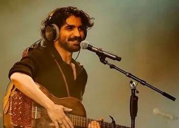 دانلود آهنگ جوان‌پسند و عاشقانه «هزار و یک شب» از عرفان طهماسبی/ قصه هزار و یک شب تو دلم کاشتی...+ متن  کامل