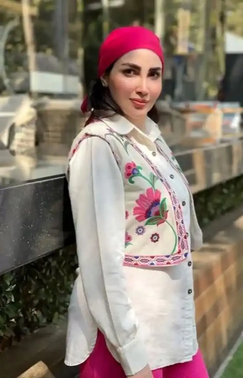 نارین ایوبی