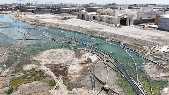 یورش بی‌سابقه به امپراتوری مافیای سوخت در بندر کلاهی / خانه‌های میلیاردی با  زیر زمین نفتی/روستایی با گردش مالی ۵۷۰ میلیارد تومانی!