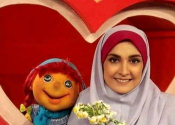 استایل آزاده آل ایوب  خاله نرگس محبوب دل ها در واقعیت / از عکس های کنار ساحل تا عکس دونفره با خاله شادونه!