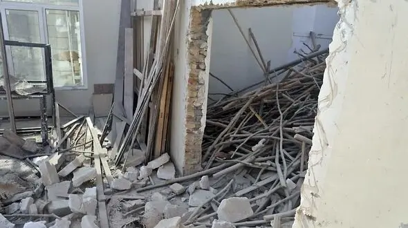 ریزش ساختمان فرسوده در تهران/  2 نفر زنده زنده دفن شدند !
