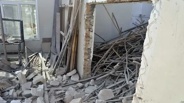 ریزش ساختمان فرسوده در تهران/  2 نفر زنده زنده دفن شدند !