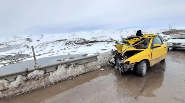 تصادف سمند با گاردریل در تبریز 