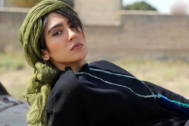 مونا کرمی