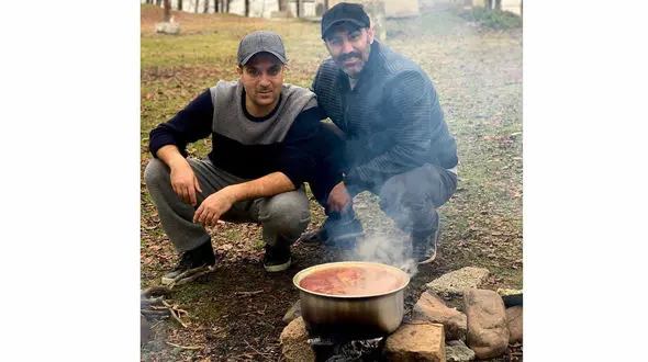تبریک تولد احمد مهران فر توسط یک حاجی+عکس