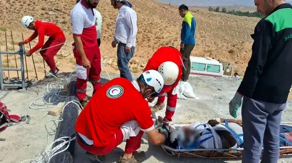 مصدومیت یک کارگر بر اثر سقوط از ارتفاع منبع آب