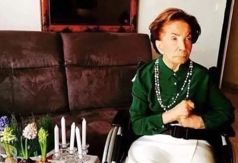  اشرف پهلوی، خواهر دوقلوی محمدرضا پهلوی