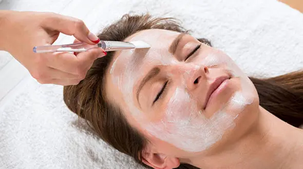 مزایای دکلره صورت و بدن